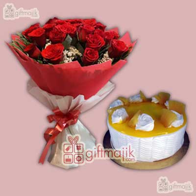 Send Beautiful bunch of 30 Red Roses with Pineapple Cake
