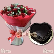 send tempting heart shape cake with red roses bunch