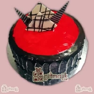 Send Yummy chocolate Strawberry cake for your loved ones